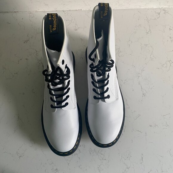 NWT Doc Martens 1460 Women's Softy T Leather Lace-up Combat Boots White Size 11 - Picture 4 of 14